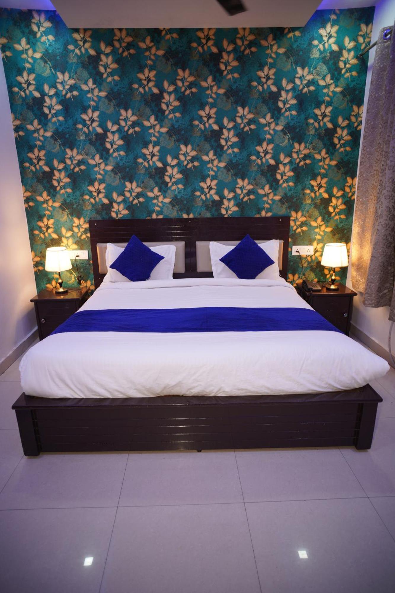 Blue Sky Hotels And Banquet Kanpur Exterior foto