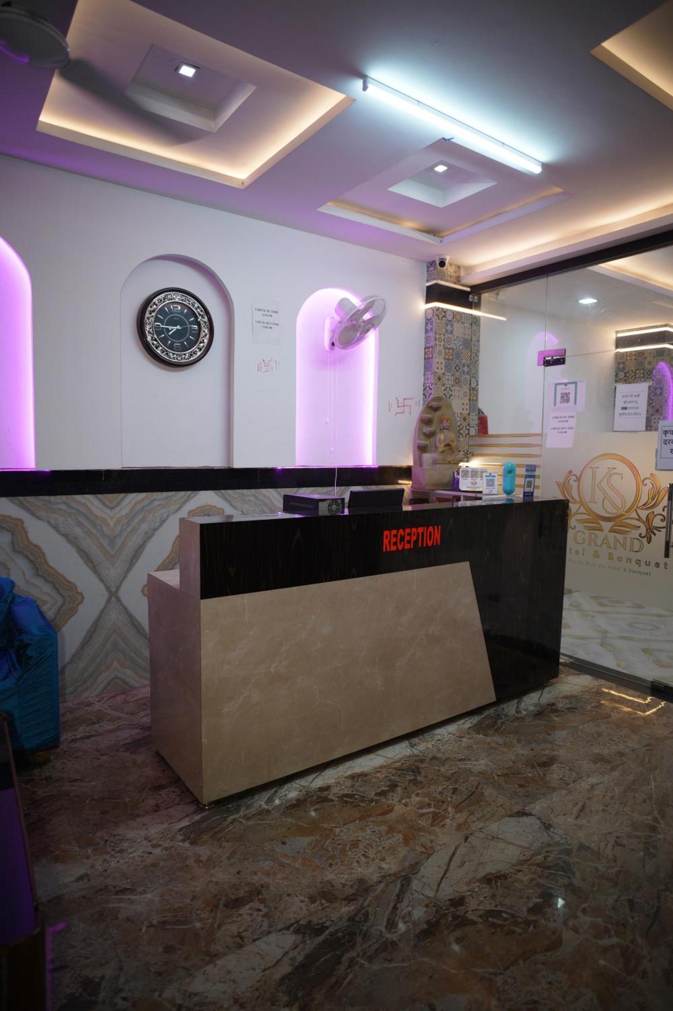 Blue Sky Hotels And Banquet Kanpur Exterior foto