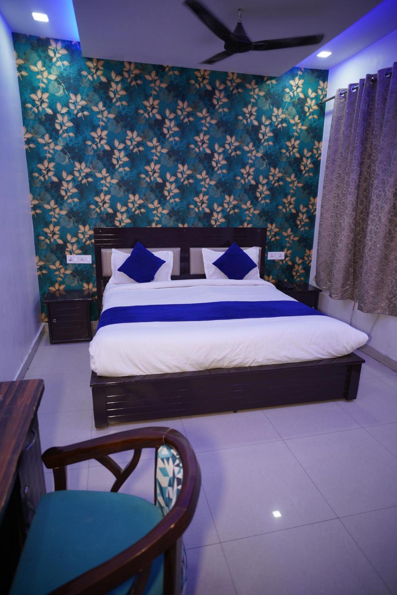 Blue Sky Hotels And Banquet Kanpur Exterior foto